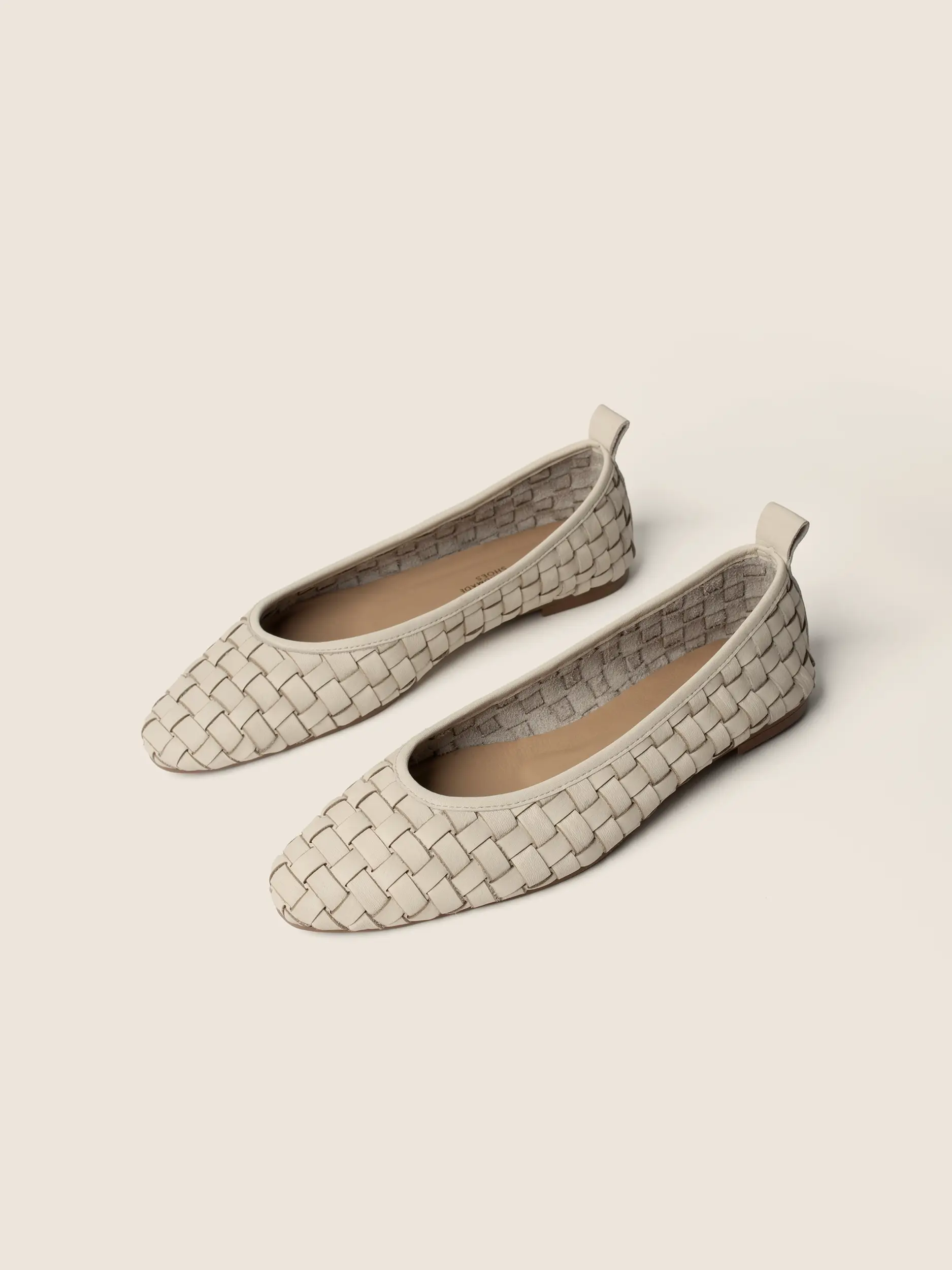 jasne-balerinki-z-plecionki-skora-naturalna-widok-z-boku.jpg